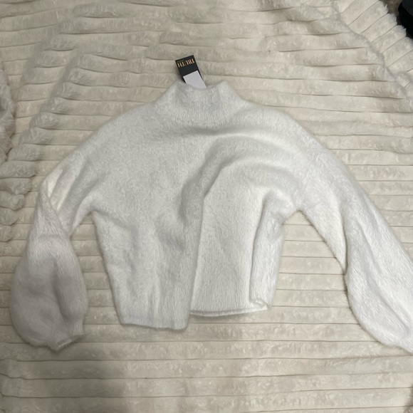 BNWT soft turtle neck sweater - Picture 2 of 3